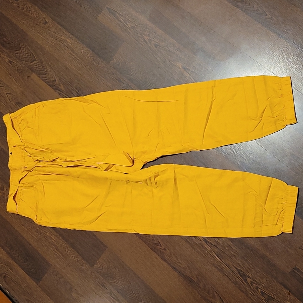 Max Jeans Mustard Belted Joggers Sz M